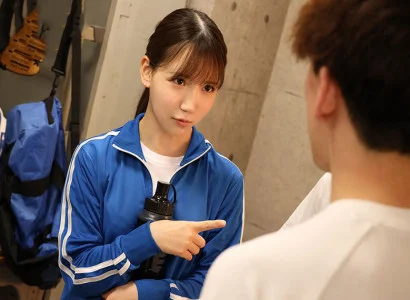 cô gái xinh cùng các thành viên câu lạc bộ bóng đá quan hệ tập thể với cô gái xinh ở góc sân